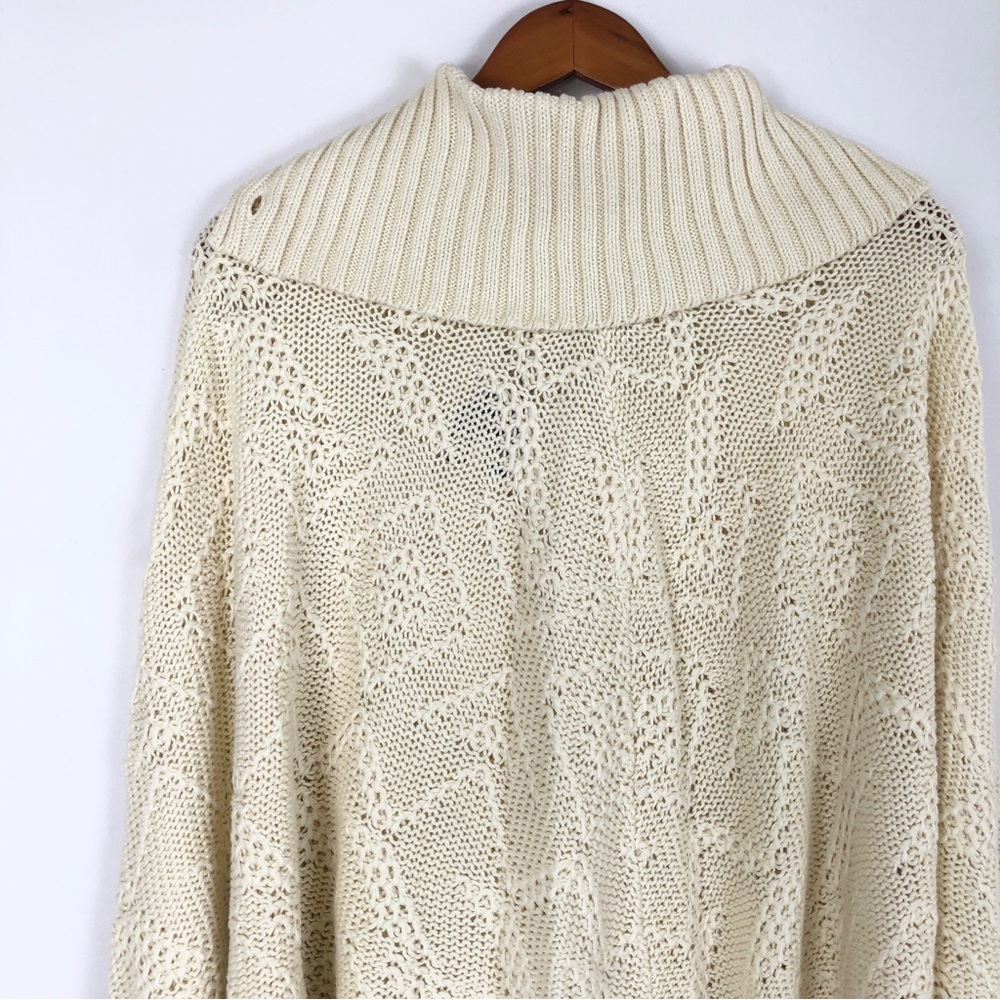 NEW Handknits by Storybook Knits Poncho with Sleeves Cream Size M Button - Picture 5 of 7